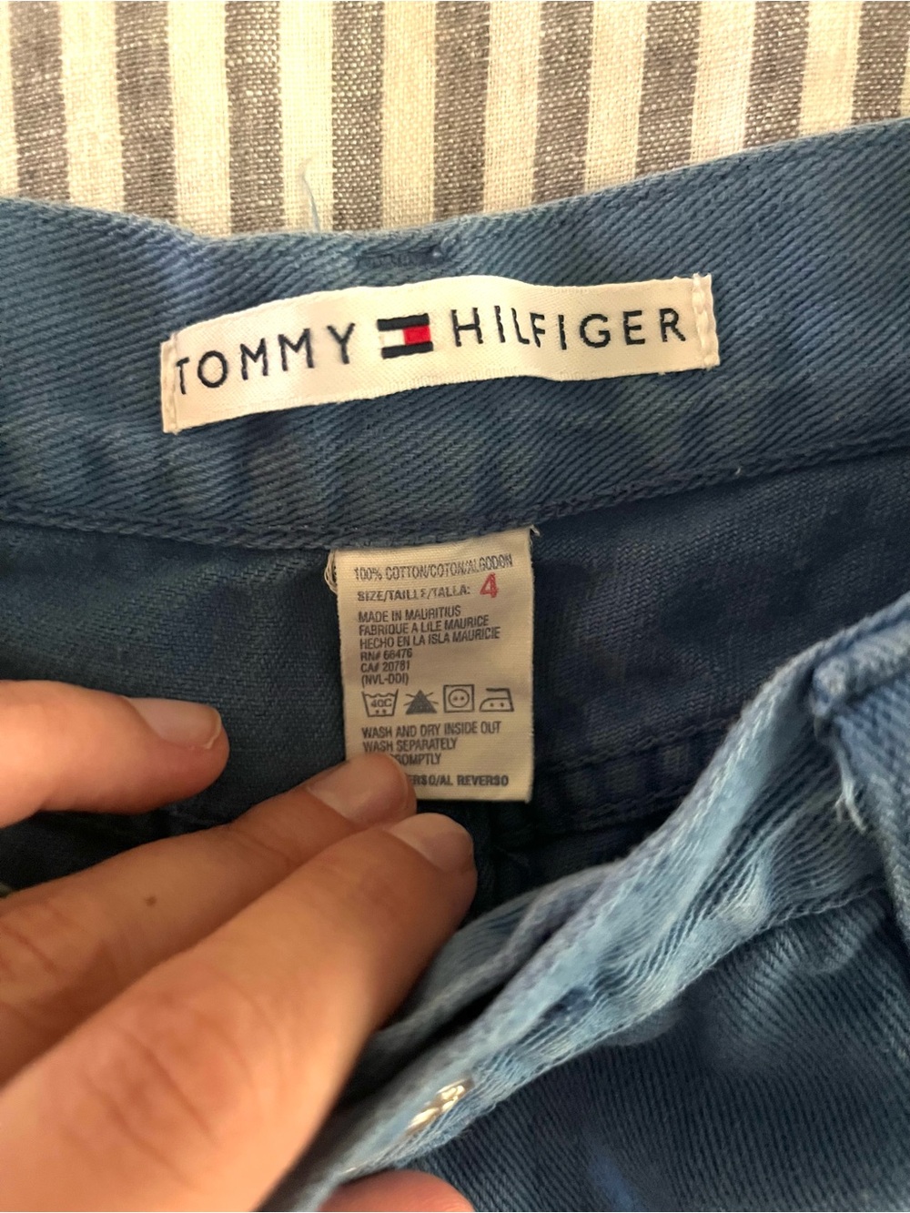 Vintage Tommy Hilfiger MidRise Cotton Twill Shorts Blue Size 4 - Picture 3 of 4